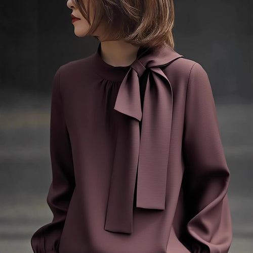 Blusa elegante de cuello alto y manga extralarga