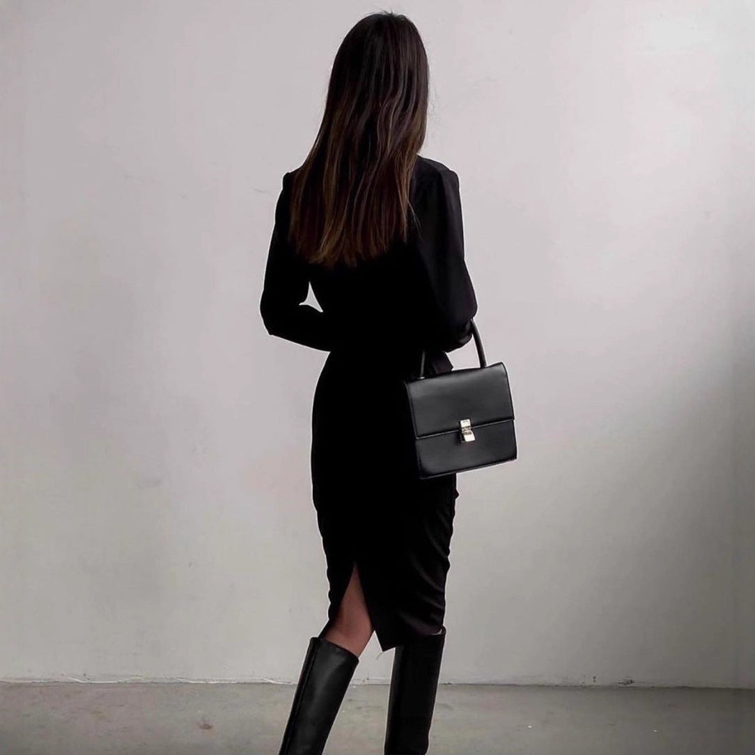 Vestido midi elegante de manga larga y corte evasé
