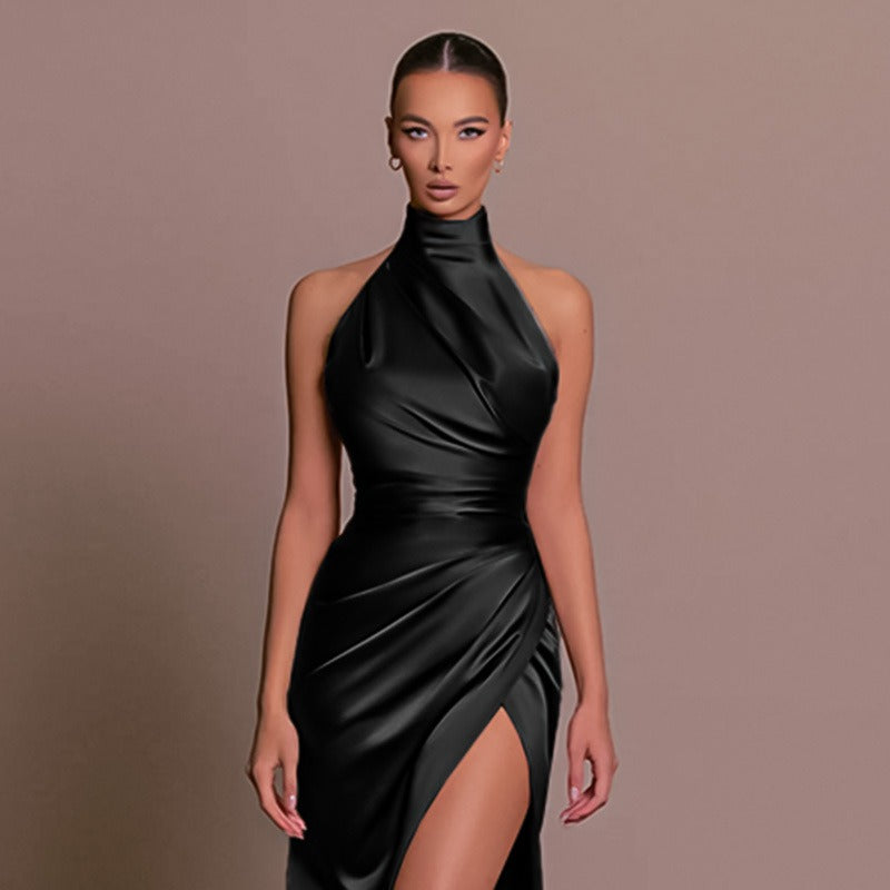 Vestido largo de ceremonia entallado con cuello halter
