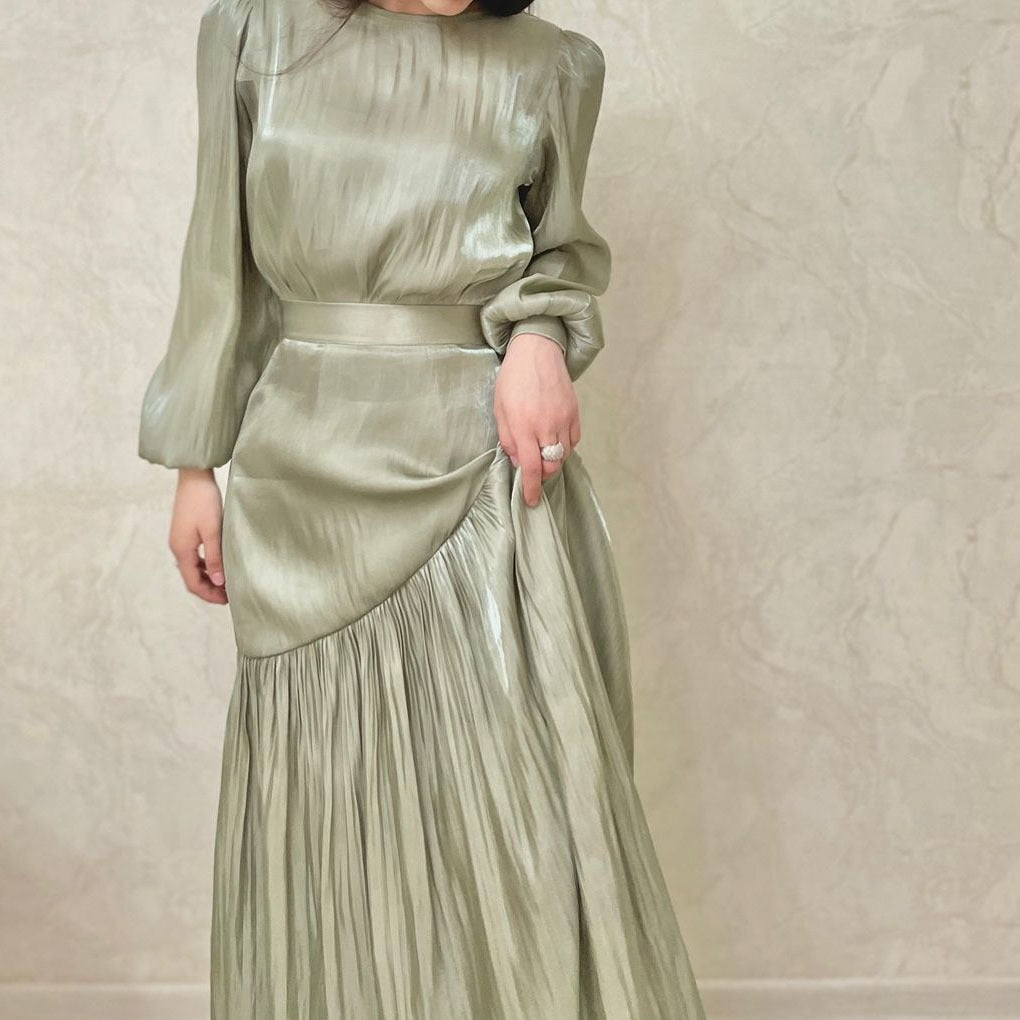 Vestido largo plisado de corte evasé
