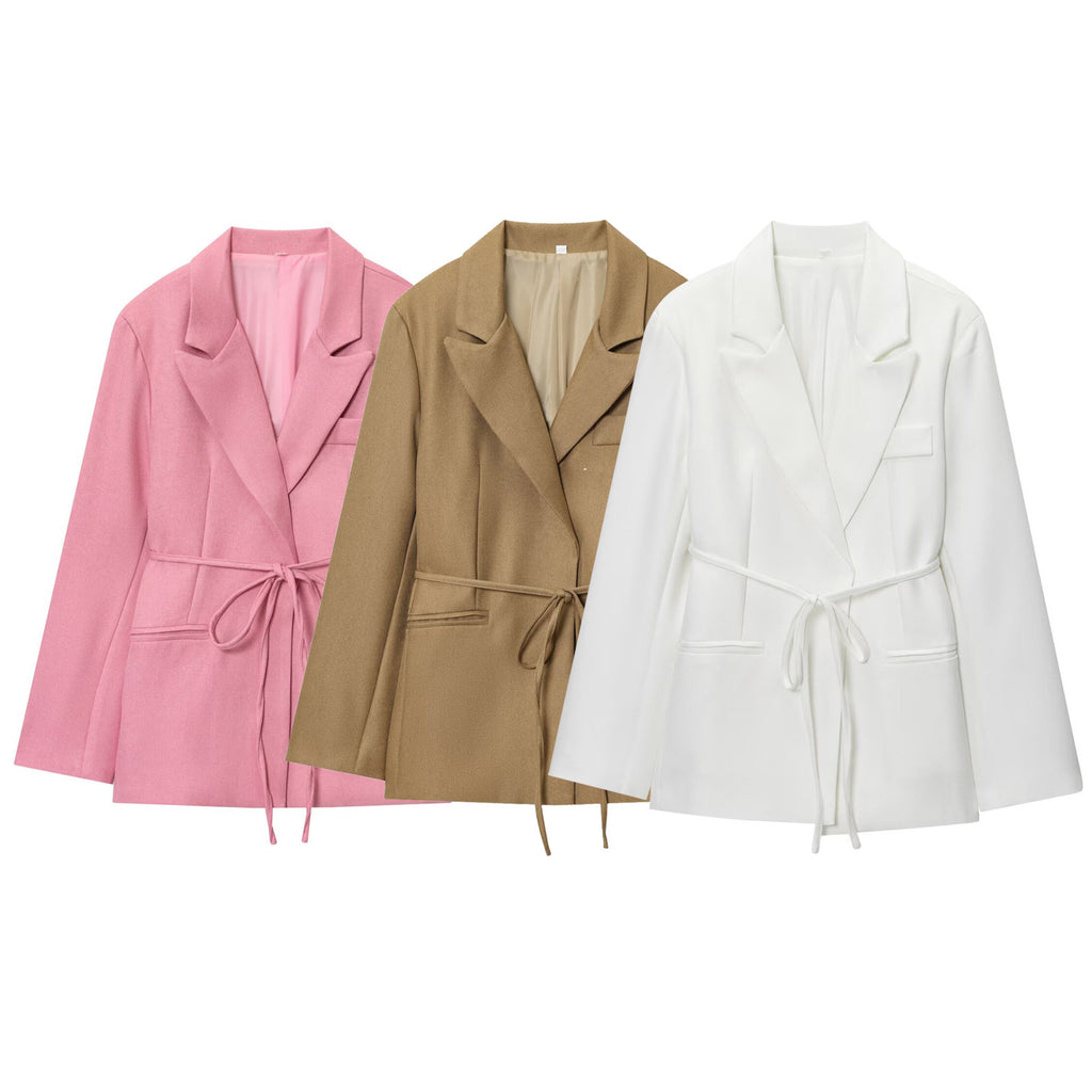 Blazer con cinturón y cuello de solapa
