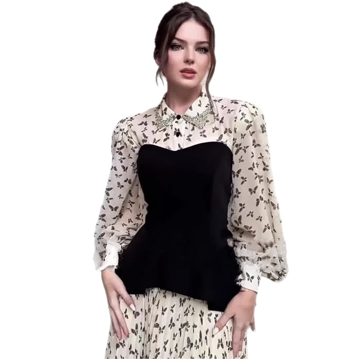 Vestido largo elegante con pedrería y escote cuadrado