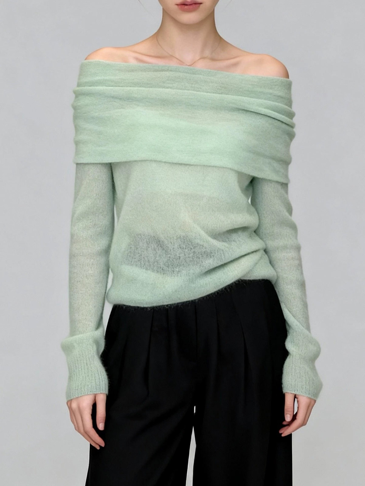 Top de punto de mohair con hombros descubiertos