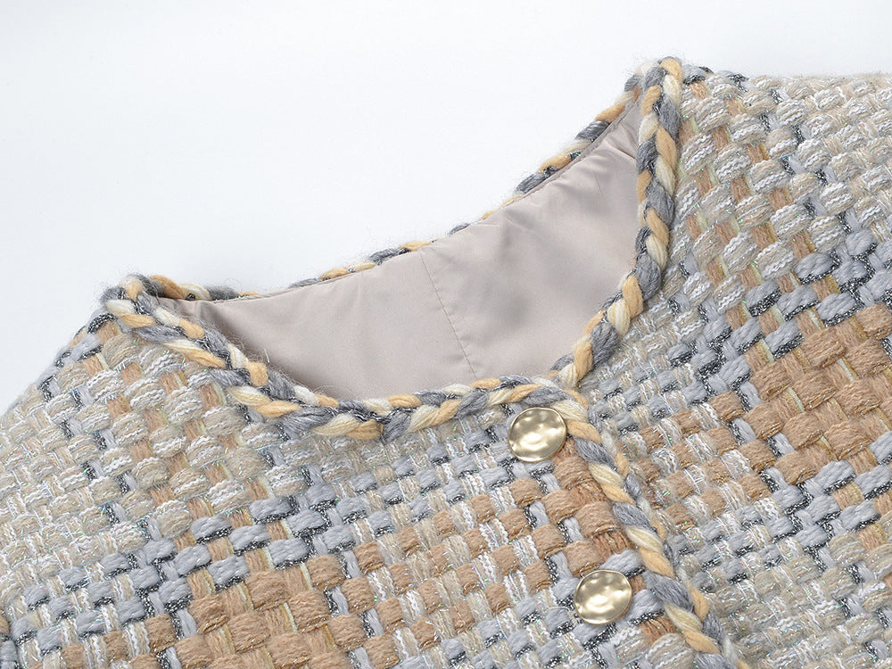 Chaqueta corta de tweed a cuadros con cuello redondo