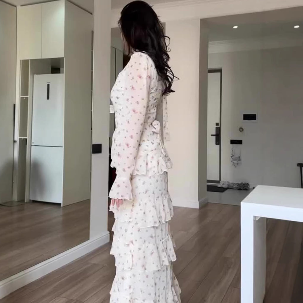 Vestido largo floral de manga larga con cinturón
