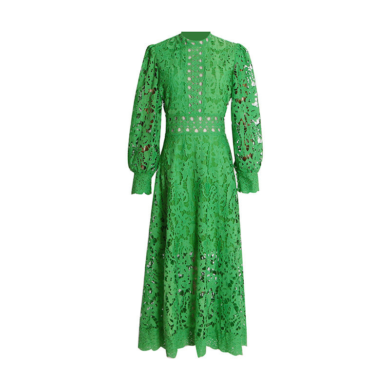 Vestido midi verde bordado de manga larga y cintura entallada