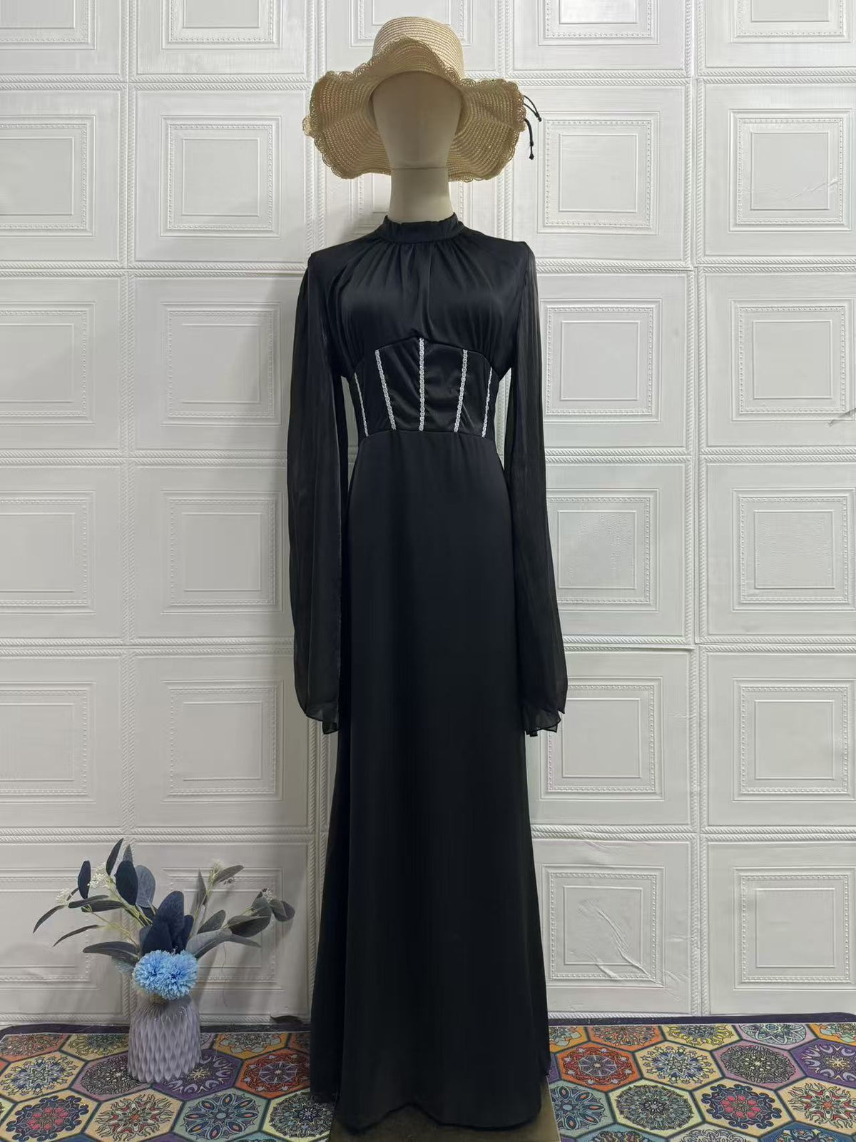 Vestido largo fluido de manga larga y cuello redondo