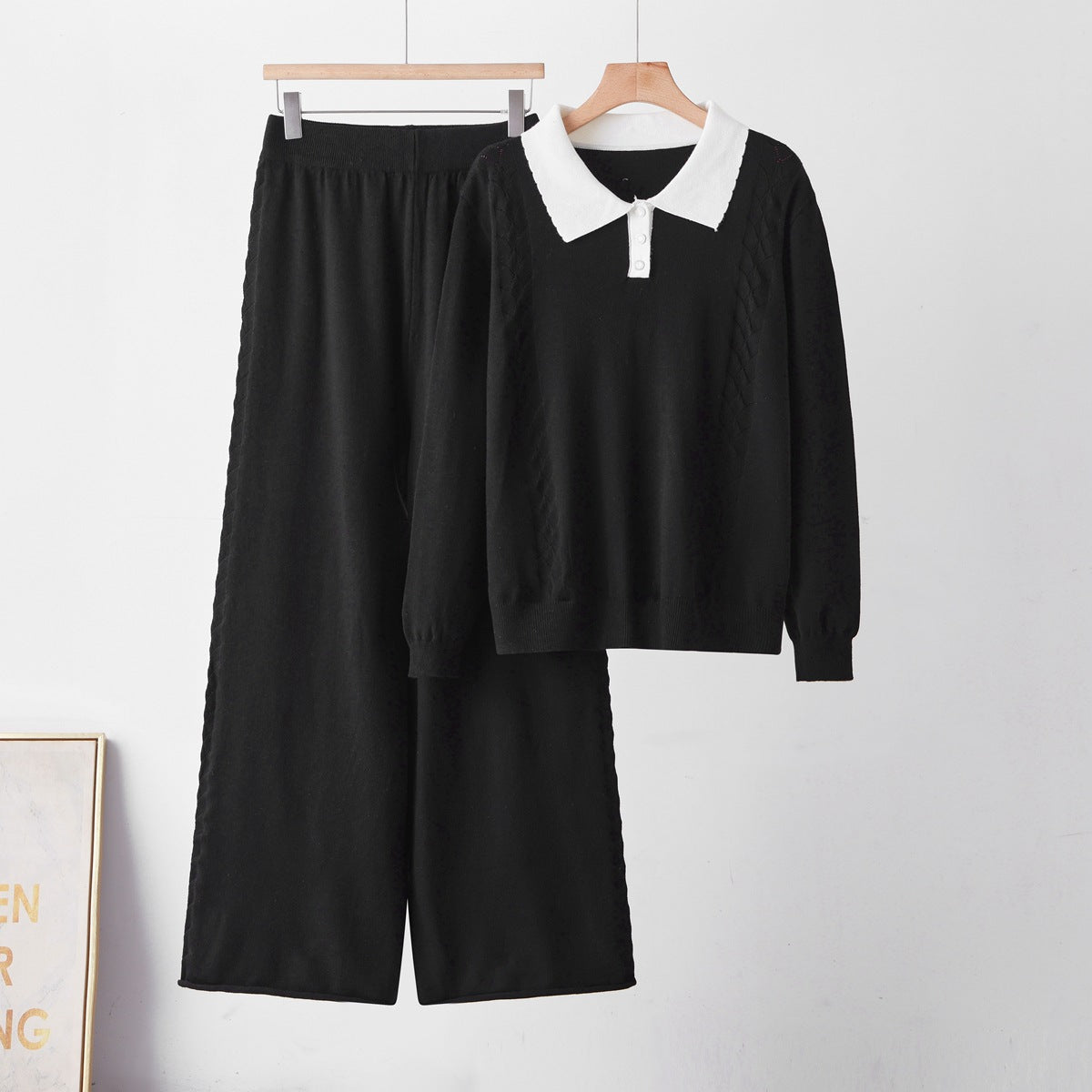 Conjunto de punto con jersey de cuello polo y pantalón ancho