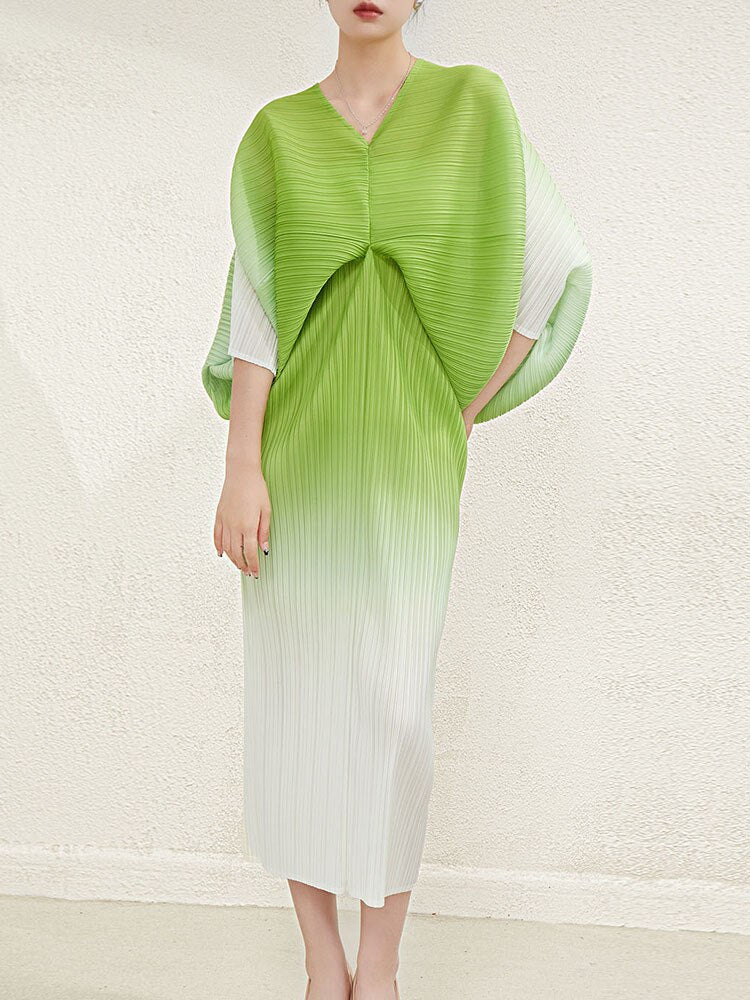 Vestido largo plisado degradado con escote en V