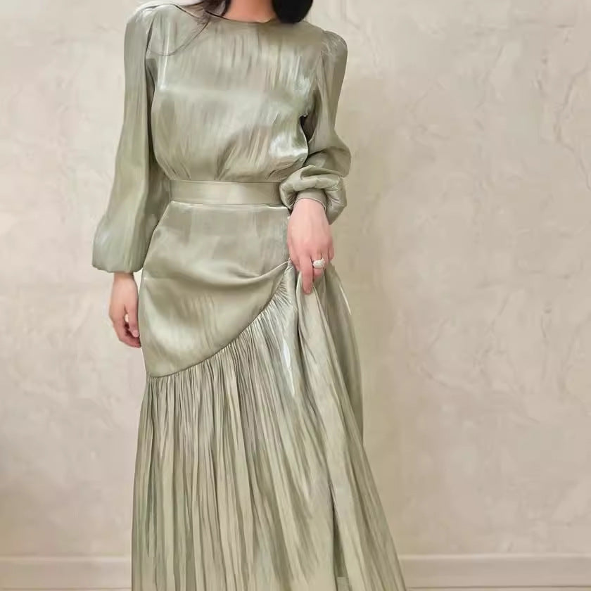 Vestido largo plisado de corte evasé