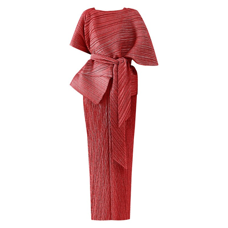 Conjunto plisado elegante de top de tirantes y falda larga