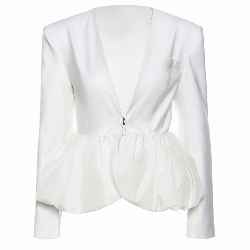 Blazer blanco plisado con escote en V y manga abullonada
