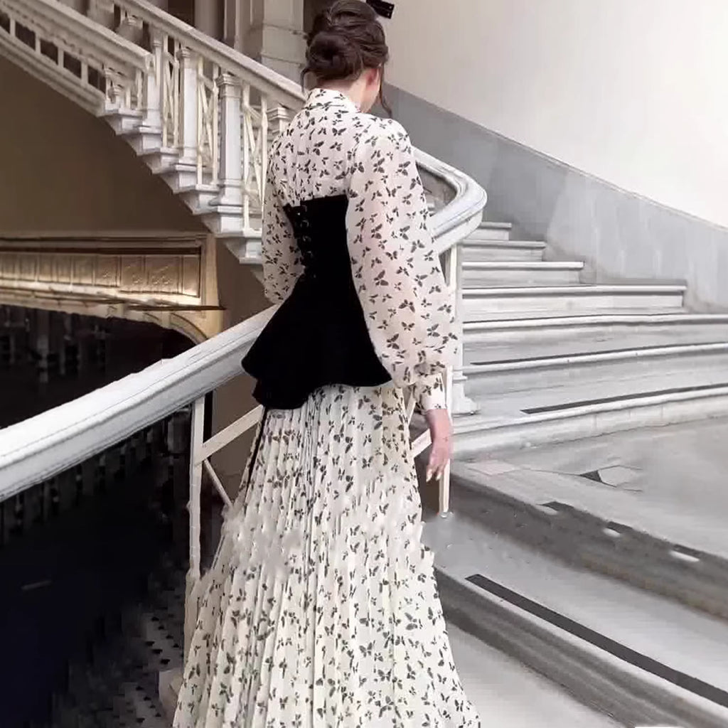Vestido largo elegante con pedrería y escote cuadrado