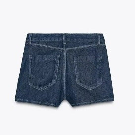 Conjunto de camisa vaquera corta y falda pantalón cruzada