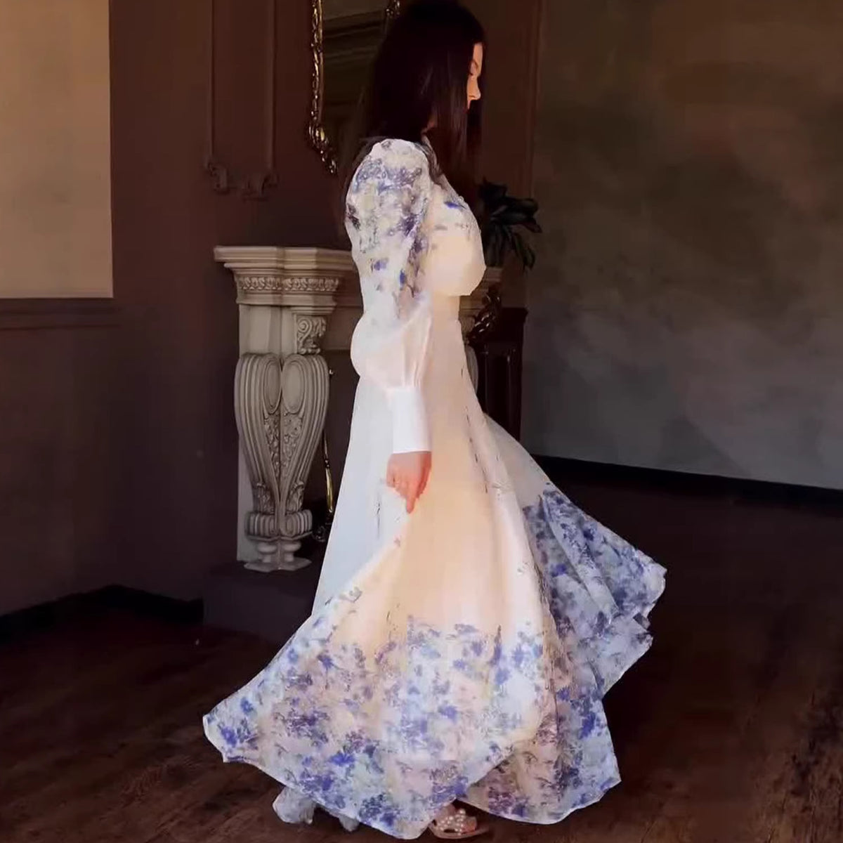 Vestido largo floral de estilo vintage con manga larga