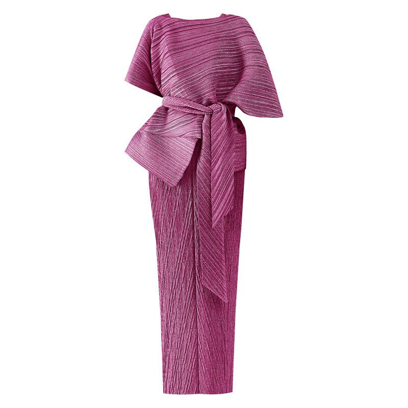 Conjunto plisado elegante de top de tirantes y falda larga