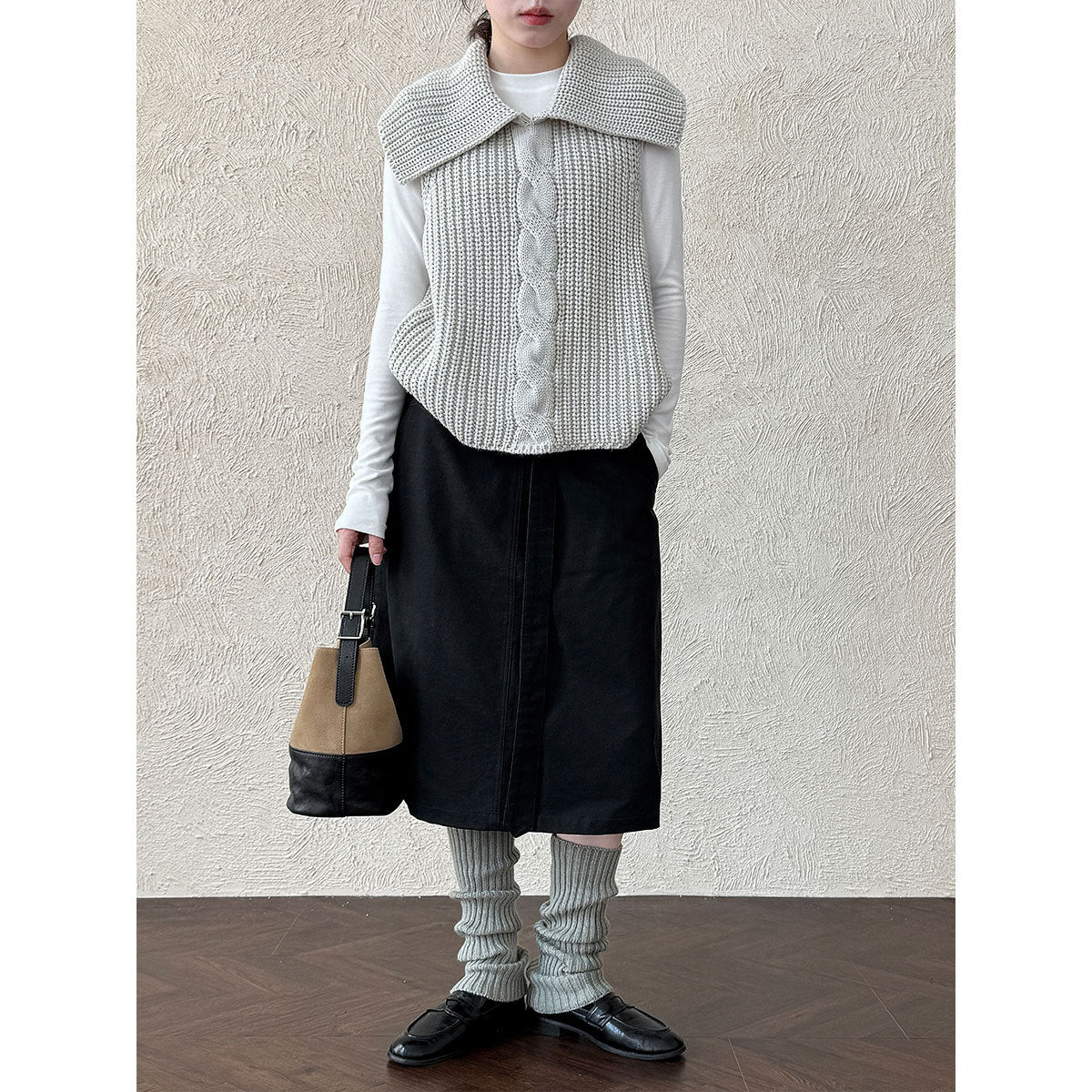 Falda midi minimalista de cintura alta con lazada