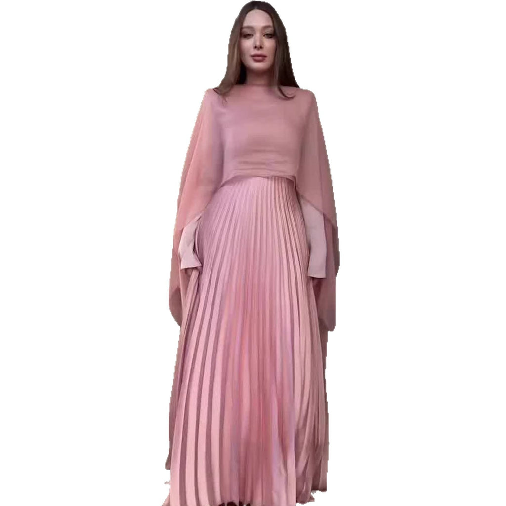 Vestido rosa plisado de manga larga con cintura entallada