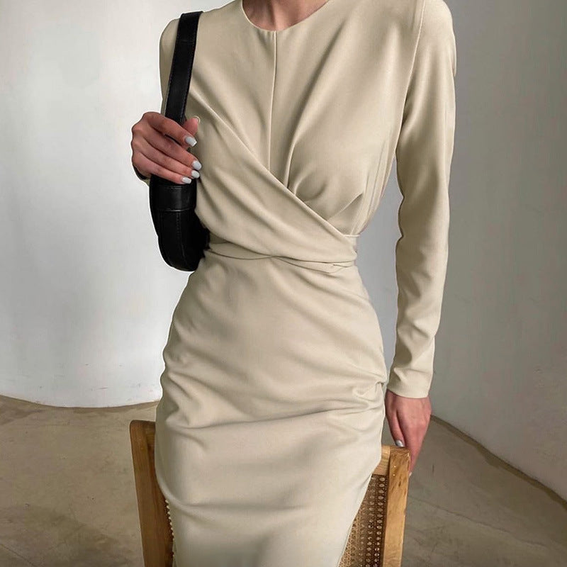Vestido midi elegante de manga larga y corte evasé