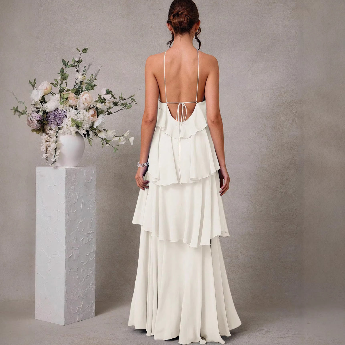 Vestido largo elegante sin mangas con cuello halter