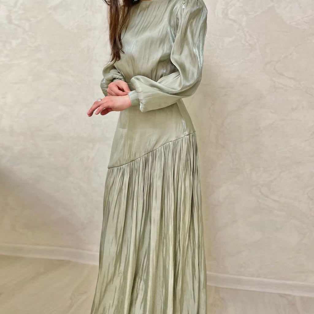 Vestido largo plisado de corte evasé