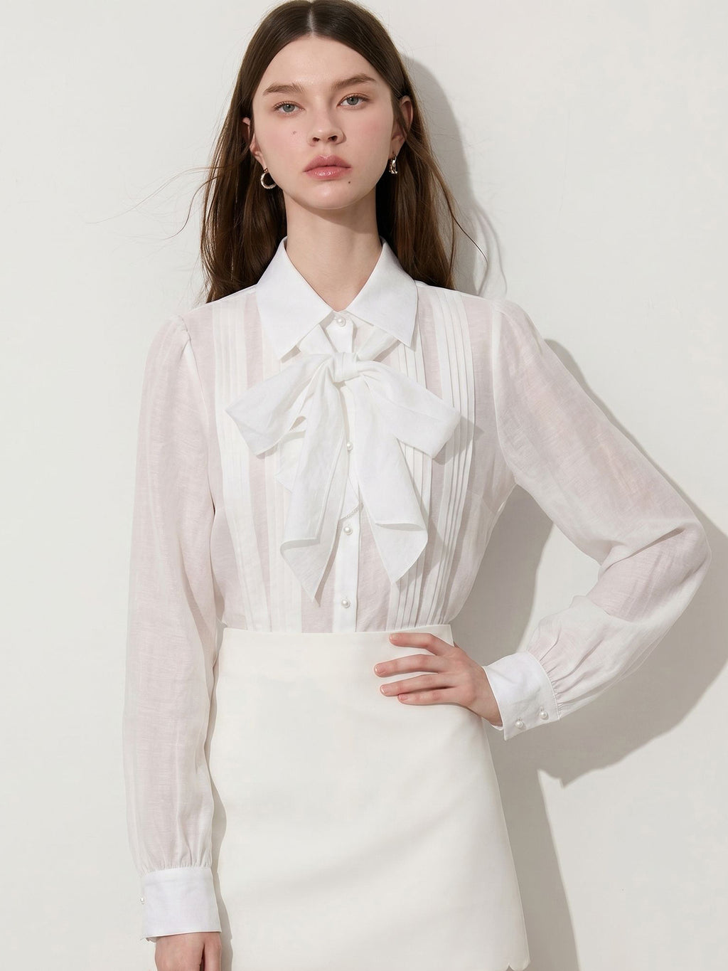 Blusa elegante de Tencel con lazo y cuello camisero