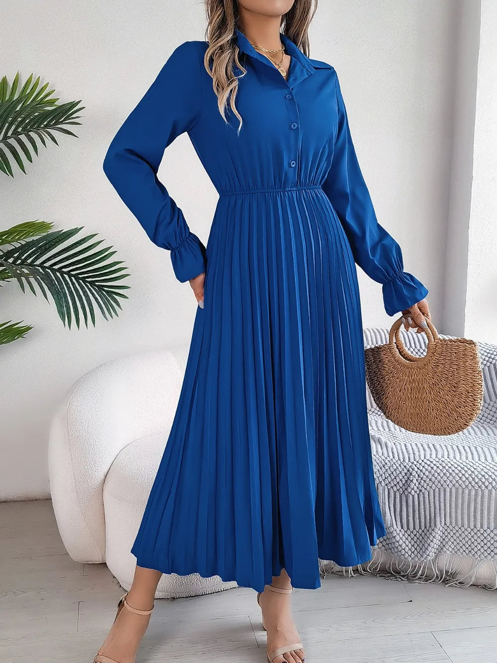 Vestido midi plisado camisero de manga larga
