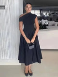 Vestido largo evasé de cintura alta con abertura