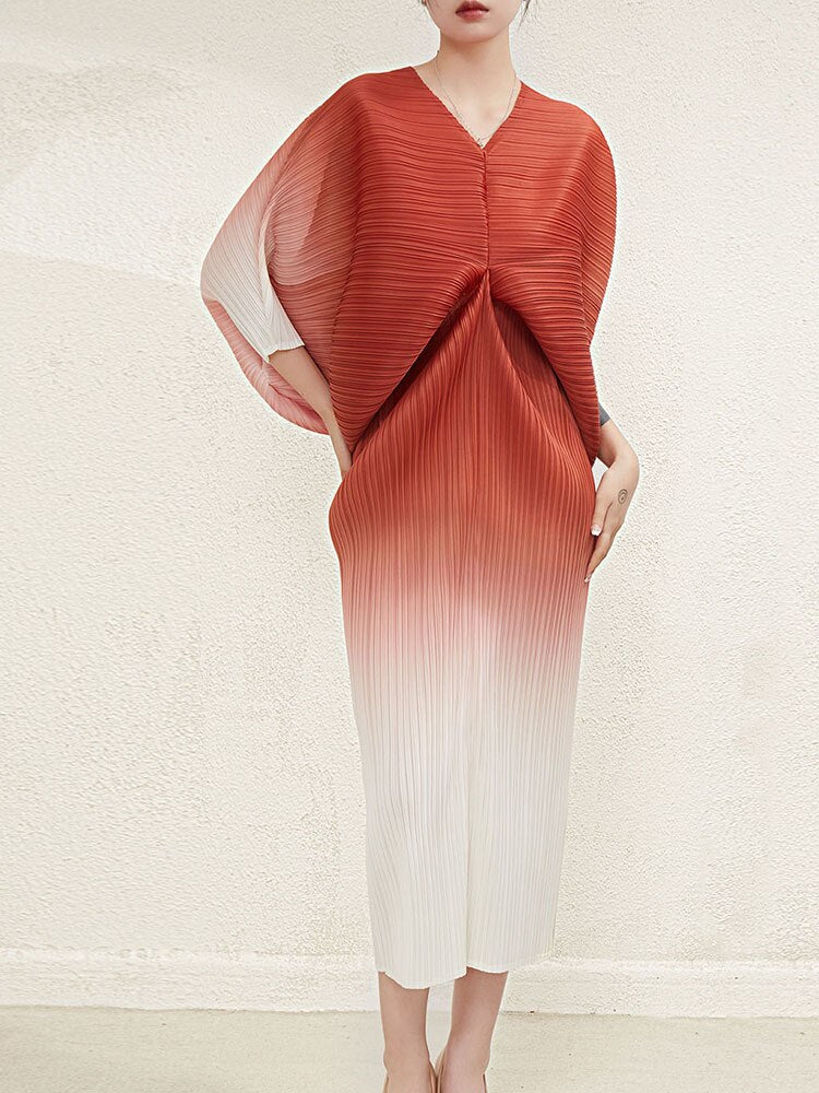 Vestido largo plisado degradado con escote en V