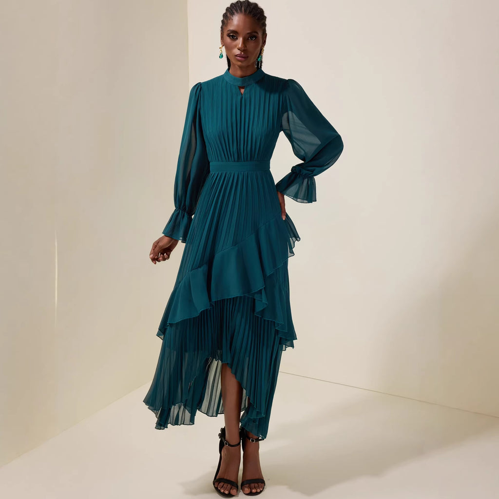 Vestido midi plisado de manga larga con cuello alto