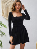 Vestido midi de manga larga con escote cuadrado y falda evasé