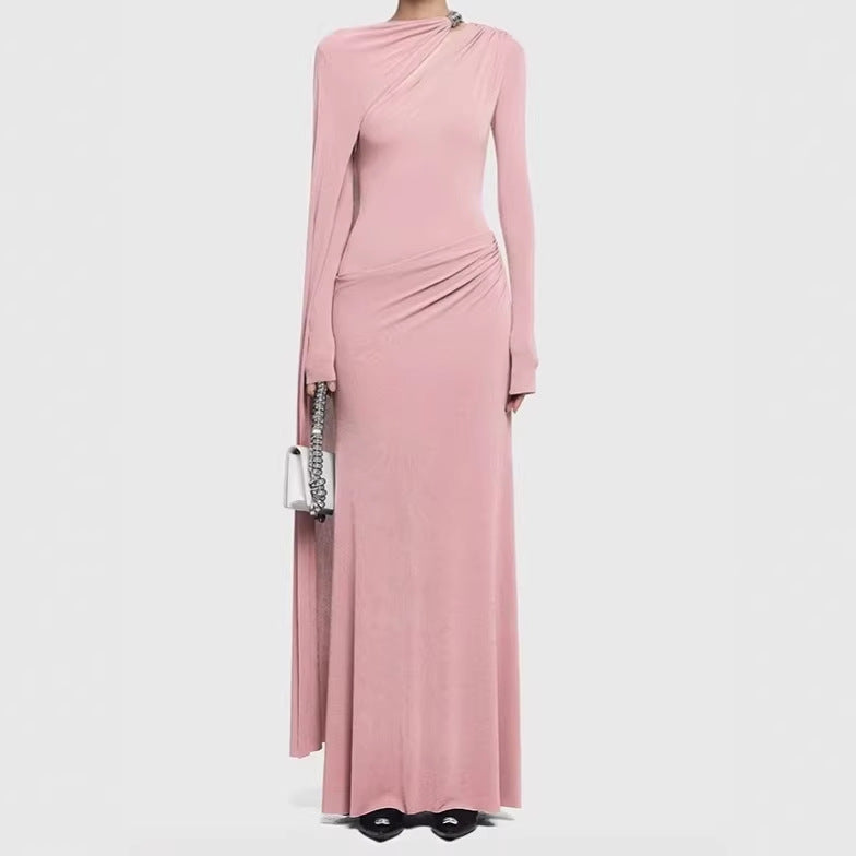 Vestido largo entallado de manga larga con escote asimétrico