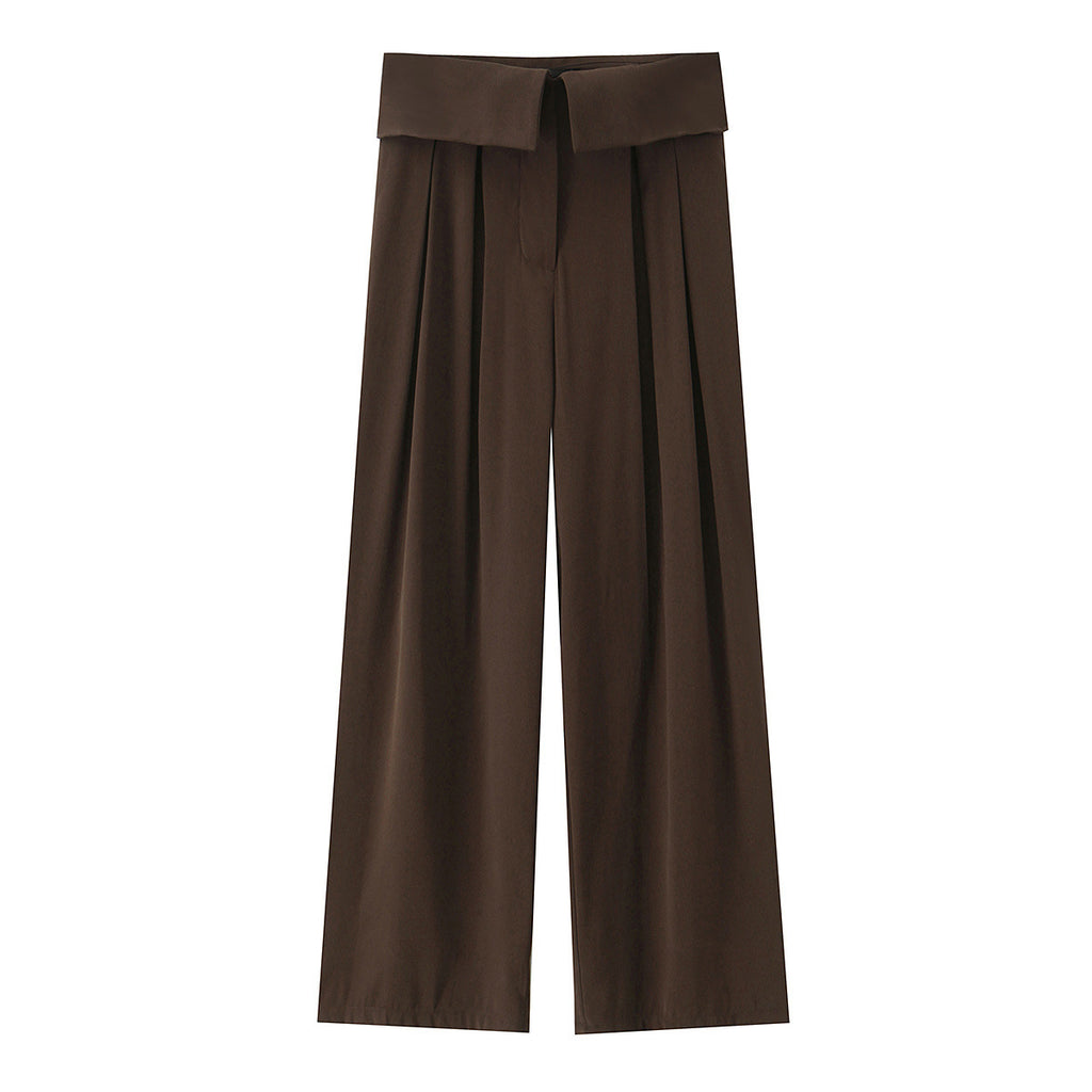 Pantalón con pinzas en la cintura