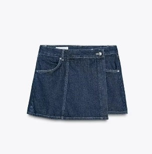 Conjunto de camisa vaquera corta y falda pantalón cruzada