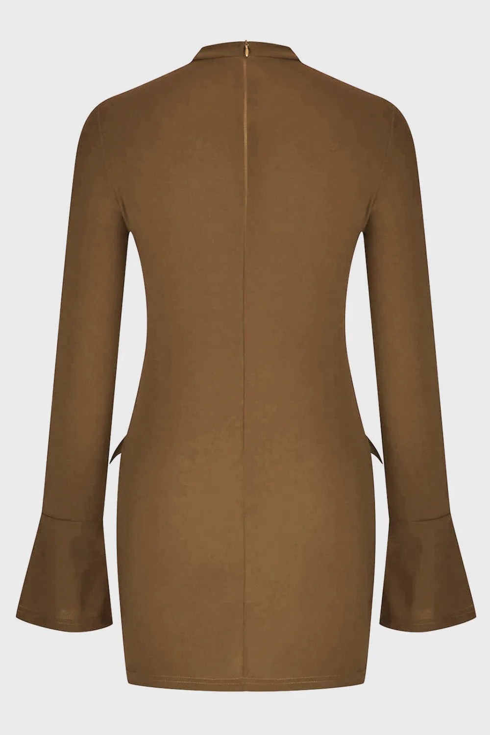 Vestido corto de manga larga con cuello alto