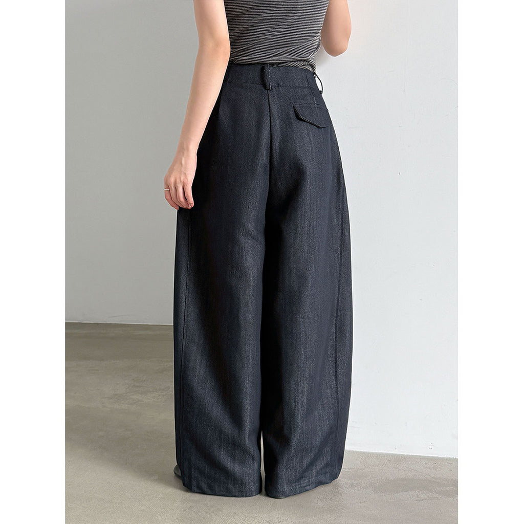 Pantalón ancho de cintura alta con caída fluida