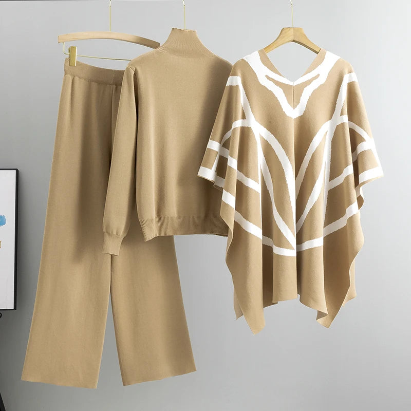 Conjunto de punto de tres piezas: chal de rayas, top de cuello alto y pantalón ancho