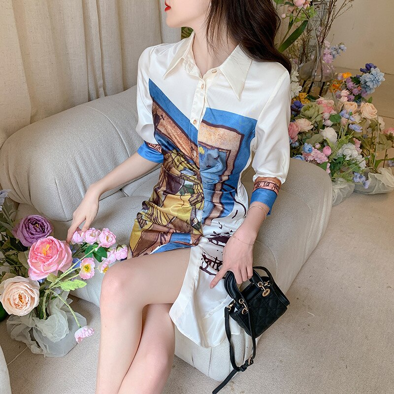 Vestido camisero blanco estampado con cuello vuelto
