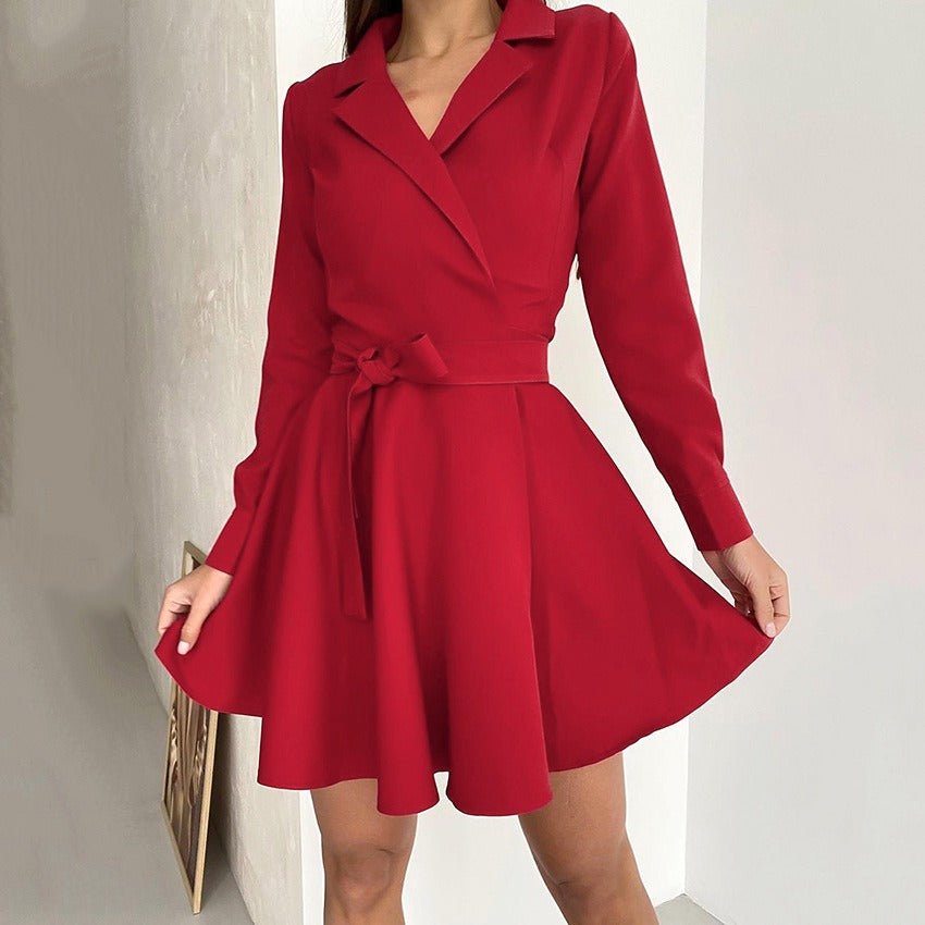 Vestido de manga larga con cuello sastre, lazada y cintura alta