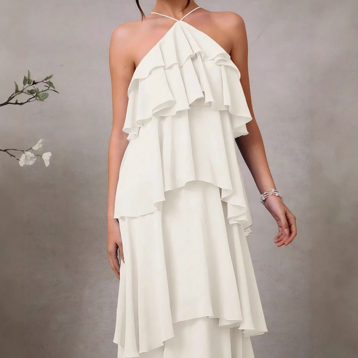Vestido largo elegante sin mangas con cuello halter