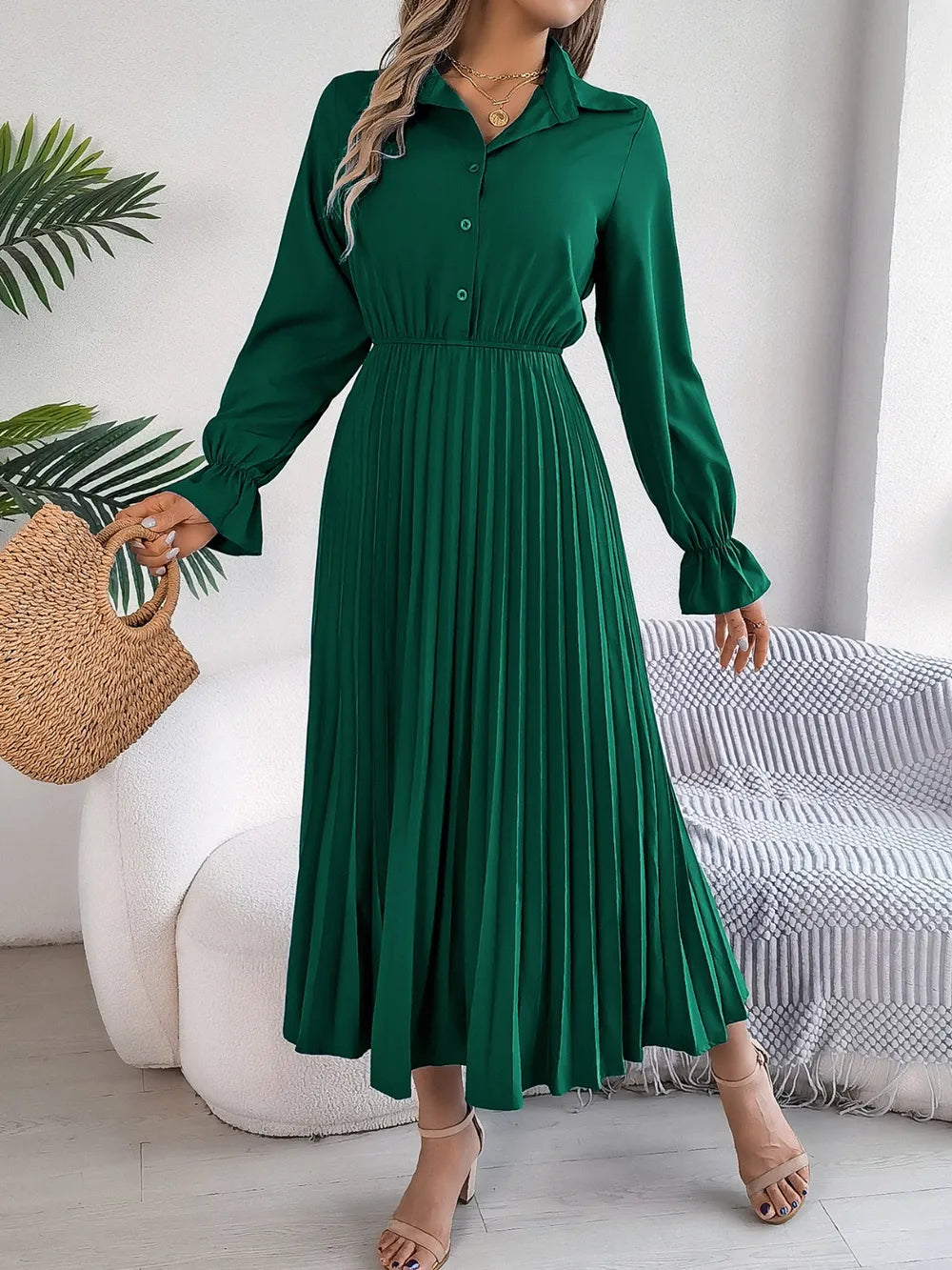 Vestido midi plisado camisero de manga larga