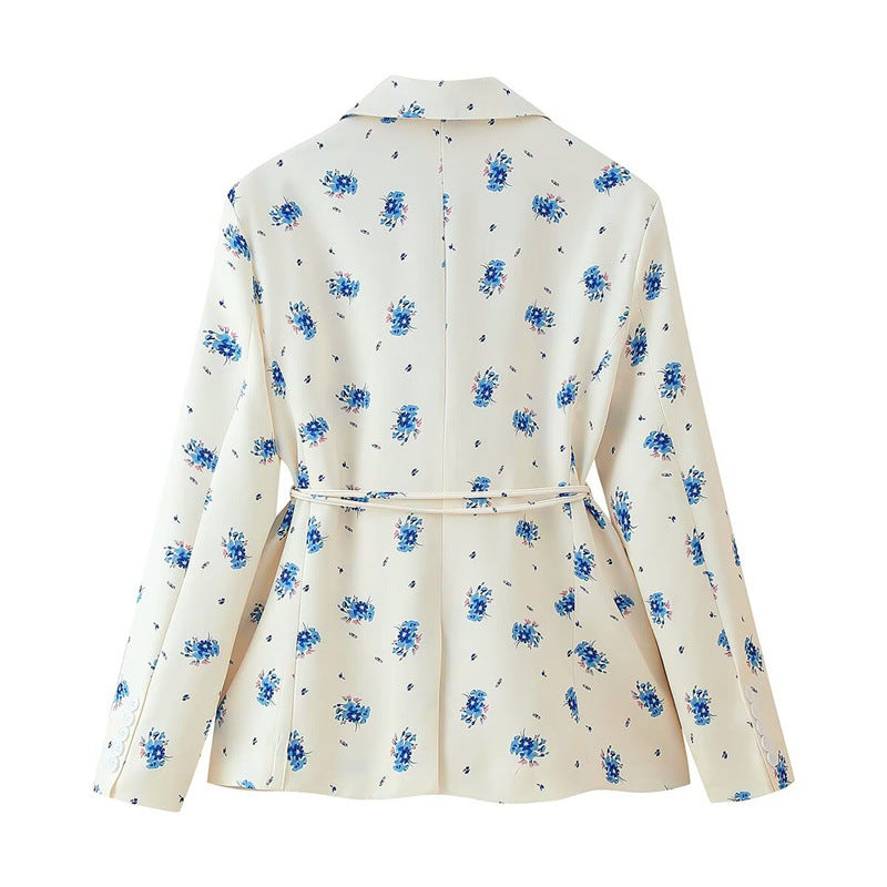 Blazer estampado elegante con cinturón y solapa