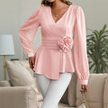 Blusa floral elegante con escote en V