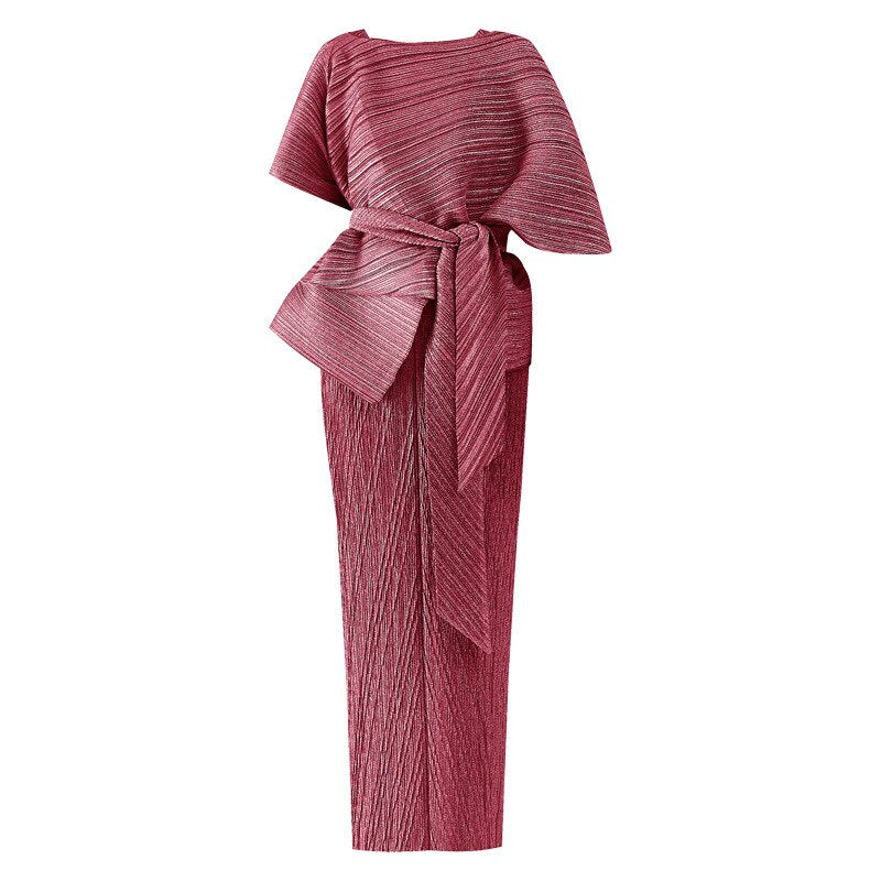 Conjunto plisado elegante de top de tirantes y falda larga