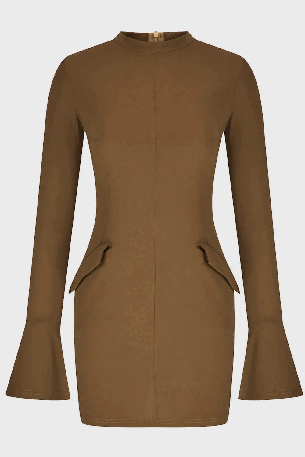 Vestido corto de manga larga con cuello alto