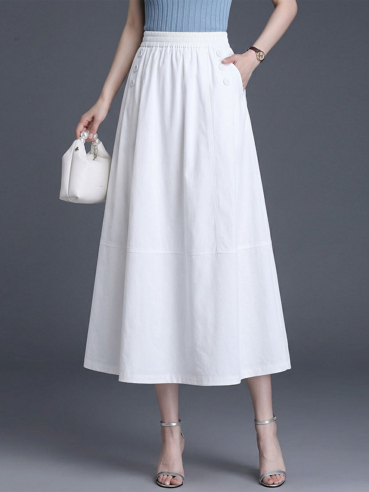 Falda midi blanca de cintura alta con botones laterales