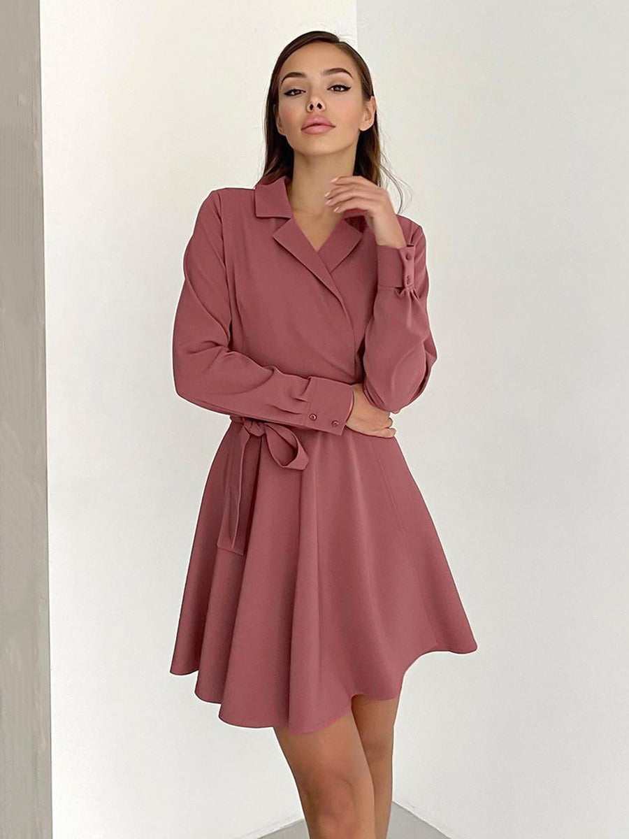 Vestido de manga larga con cuello sastre, lazada y cintura alta