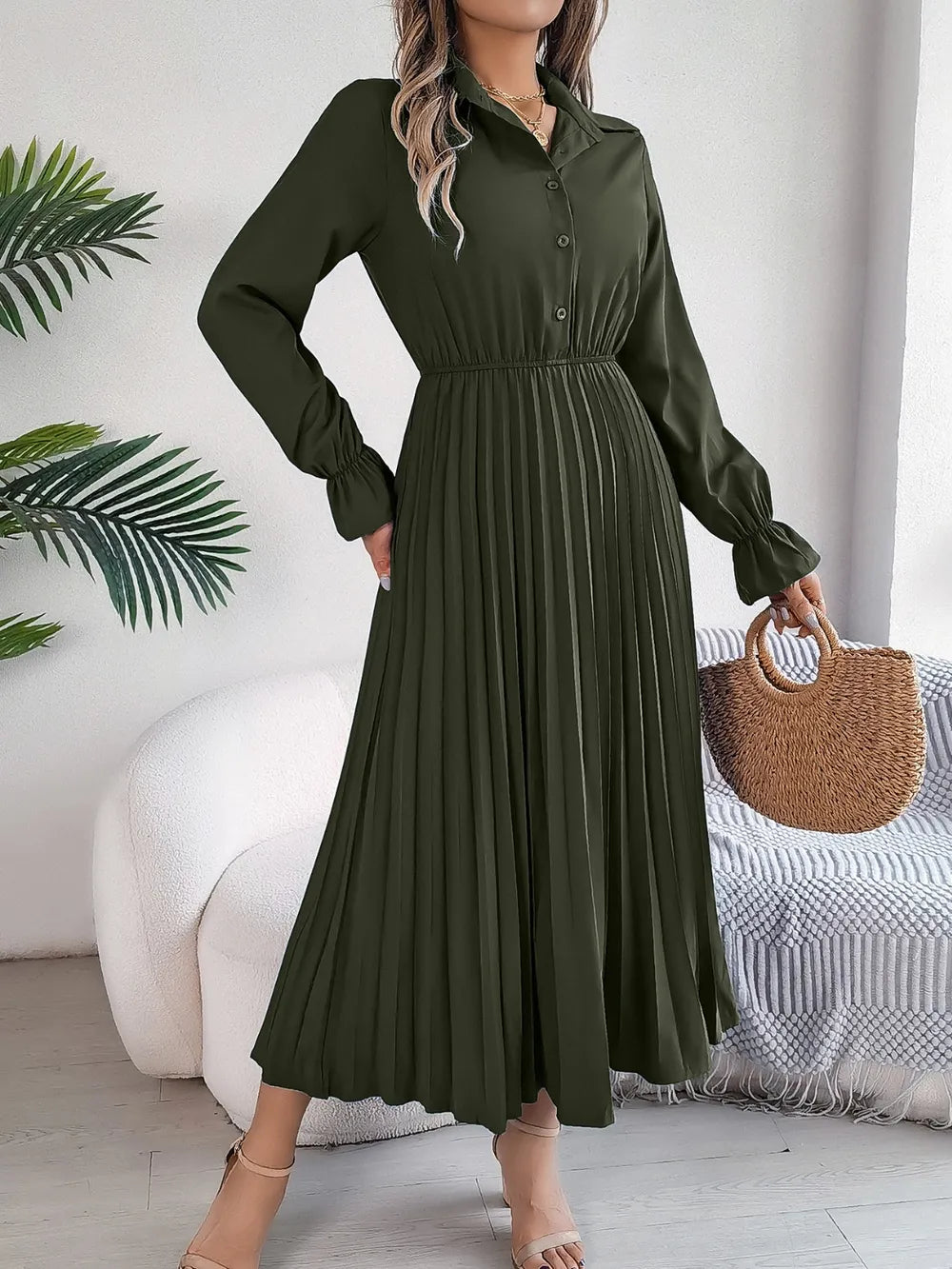 Vestido midi plisado camisero de manga larga