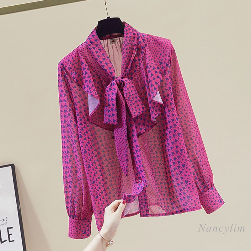 Blusa de gasa con lazada y volantes