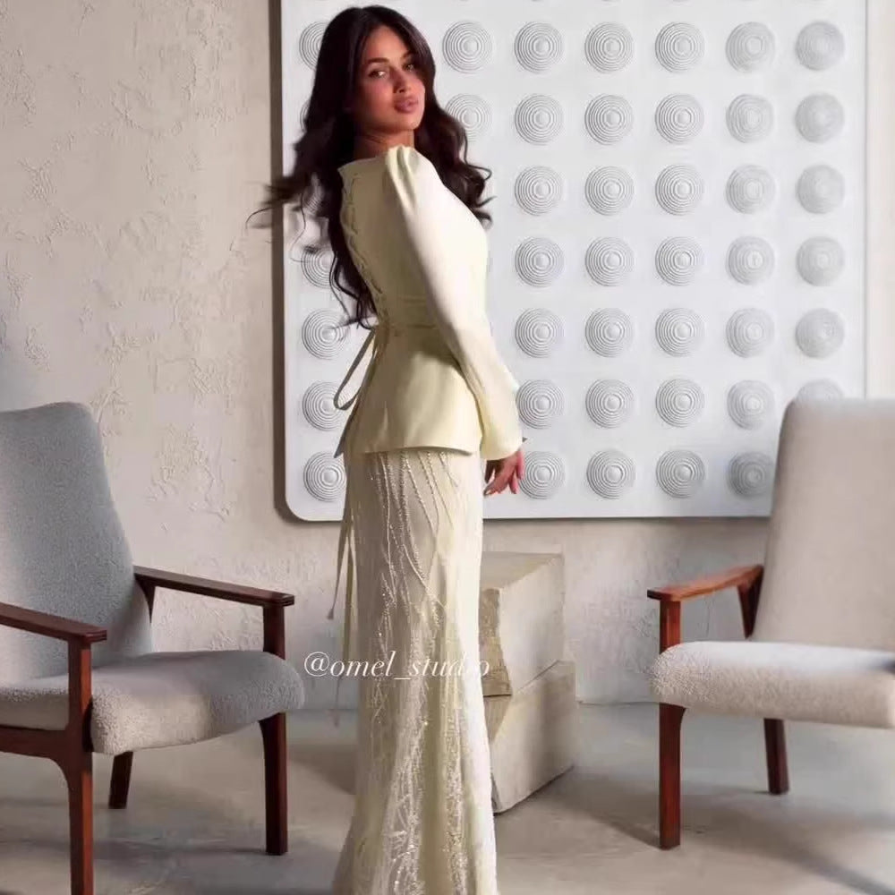 Vestido largo elegante de manga larga con pedrería